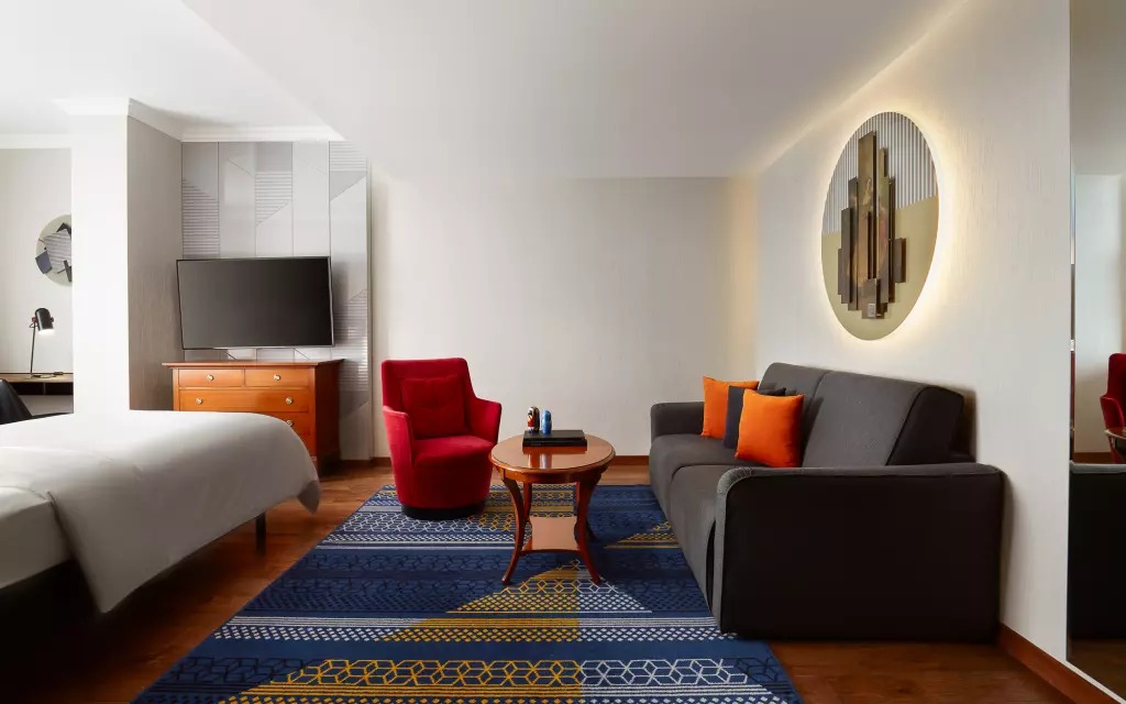 هتل رنارتیس ایساکی سن پترزبورگ